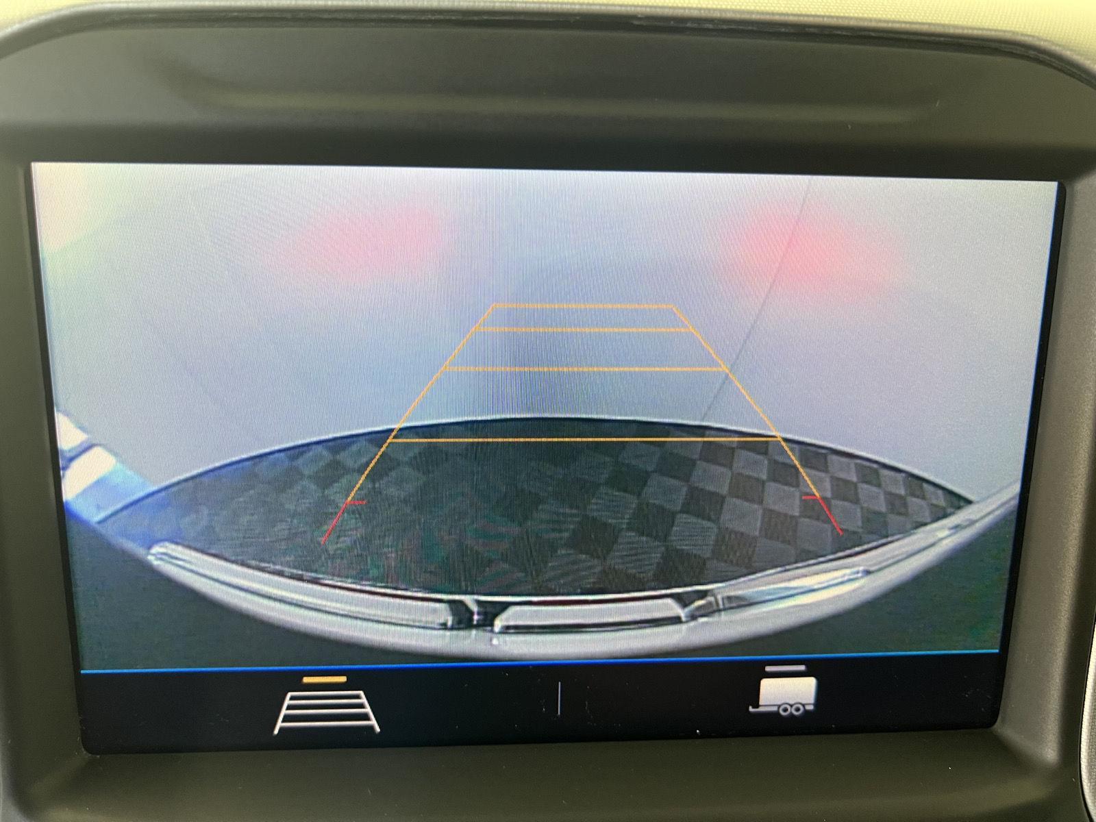Used 2021 Summit White GMC Elevation image 31