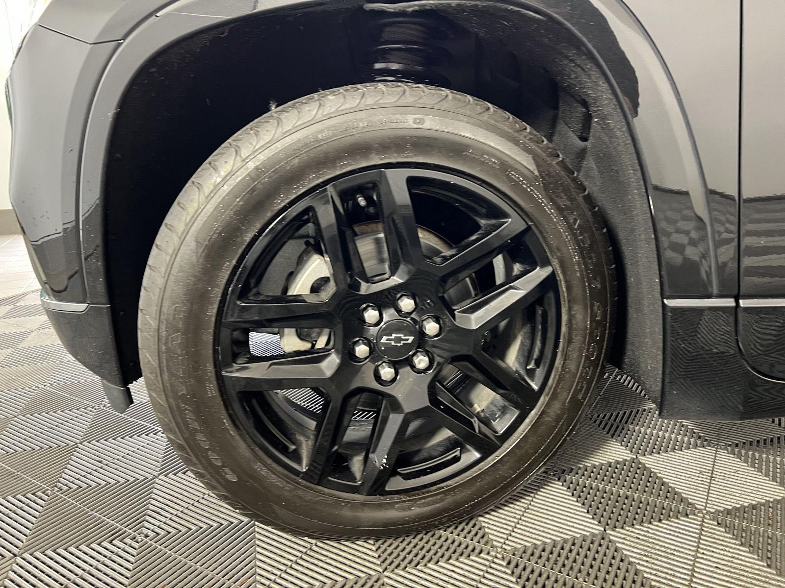 Used 2020 Mosaic Black Metallic Chevrolet Premier image 21