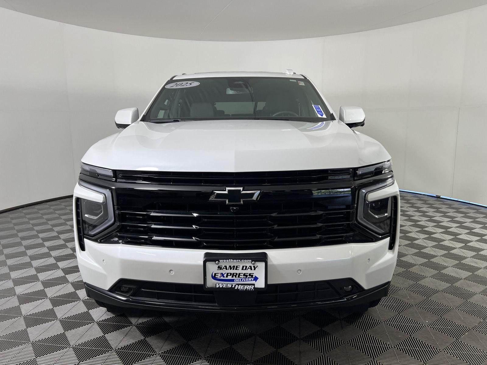 Used 2025 Iridescent Pearl Tricoat Chevrolet RST image 34