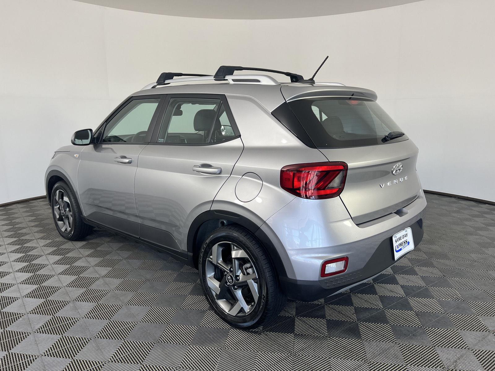 Used 2023 Shimmering Silver Hyundai SEL image 24
