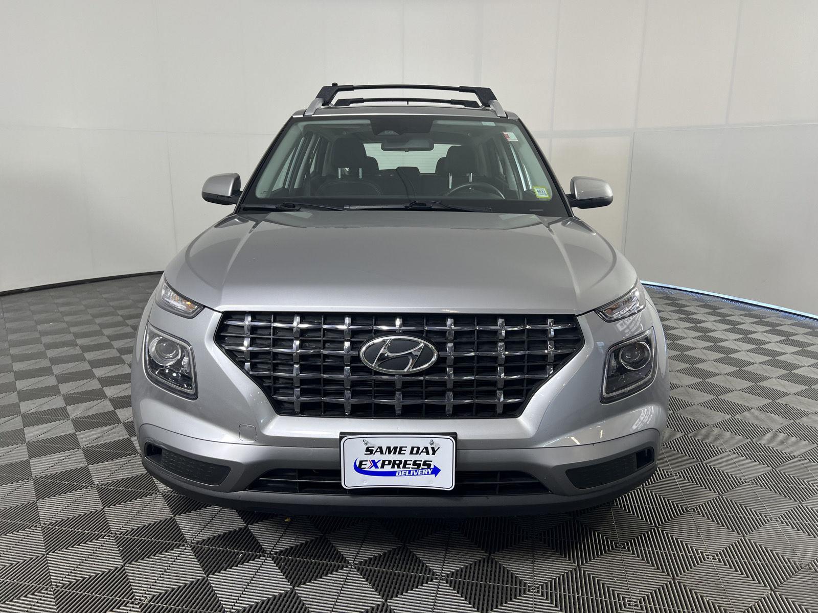 Used 2023 Shimmering Silver Hyundai SEL image 27