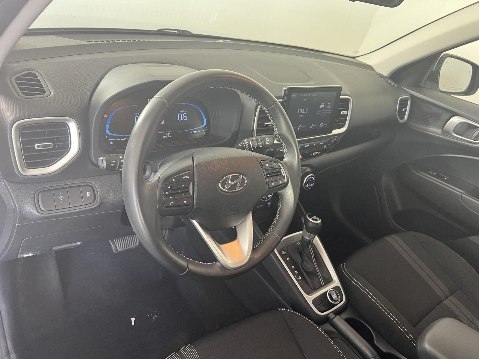 Used 2023 Shimmering Silver Hyundai SEL image 3