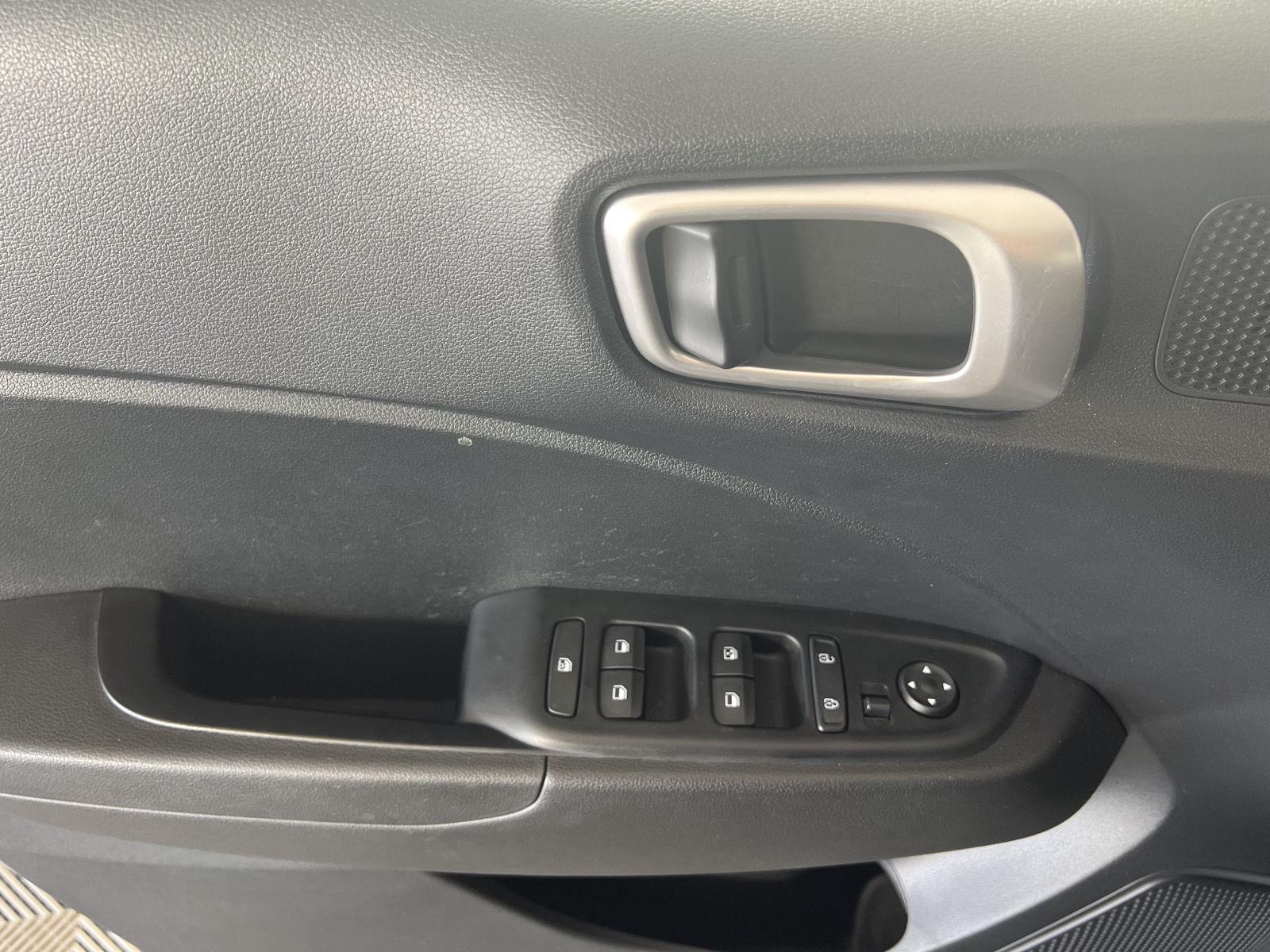 Used 2023 Shimmering Silver Hyundai SEL image 6