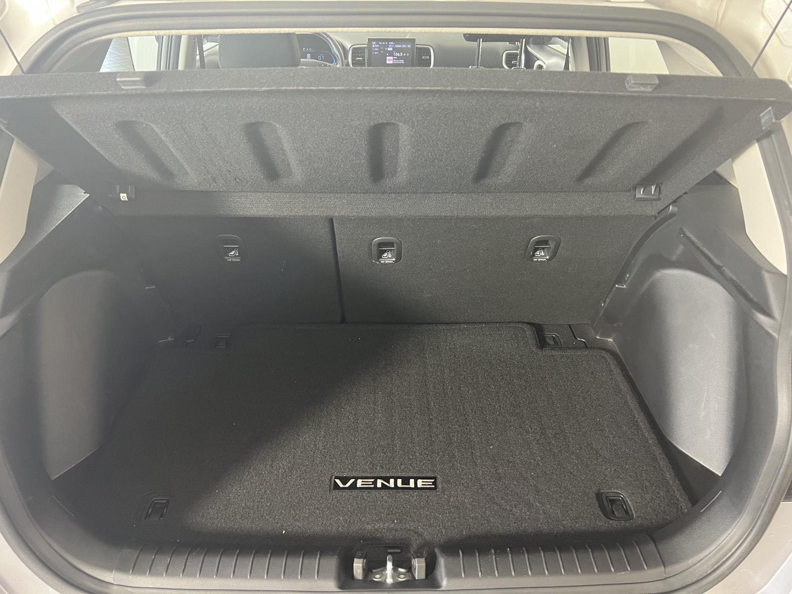Used 2023 Shimmering Silver Hyundai SEL image 18