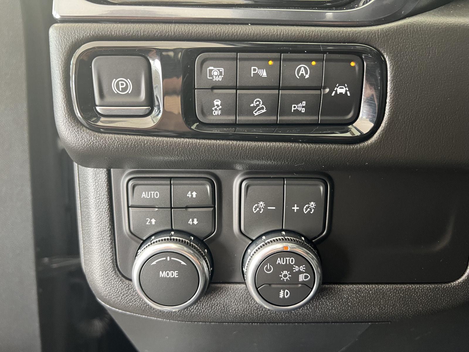 Used 2026 Onyx Black GMC AT4 image 13