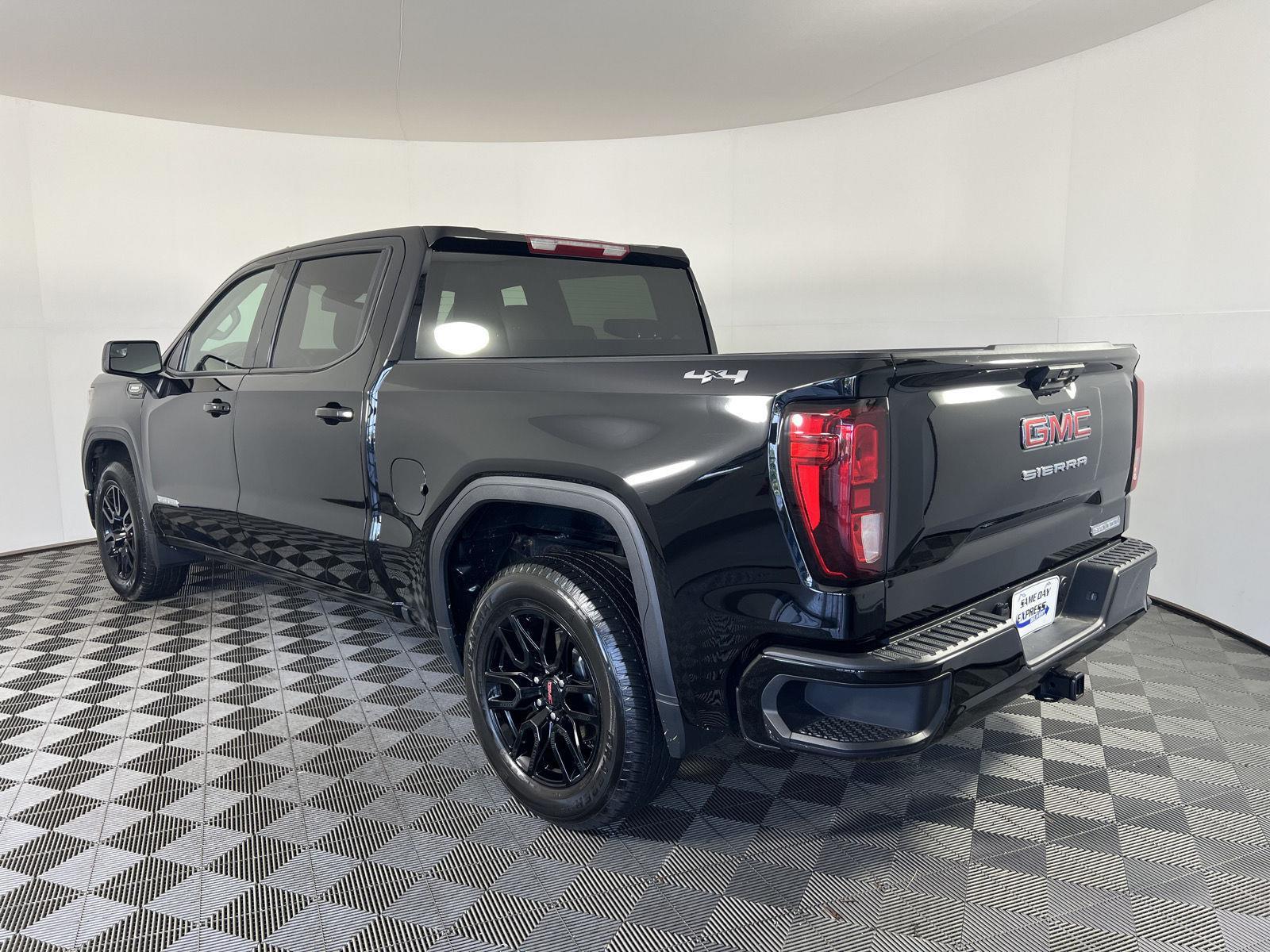 Used 2025 Onyx Black GMC Elevation image 9