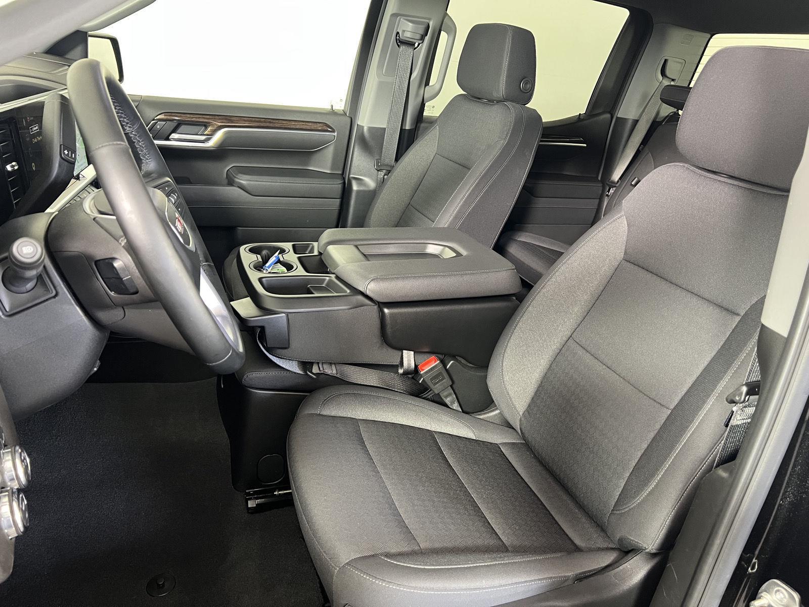 Used 2025 Onyx Black GMC Elevation image 18