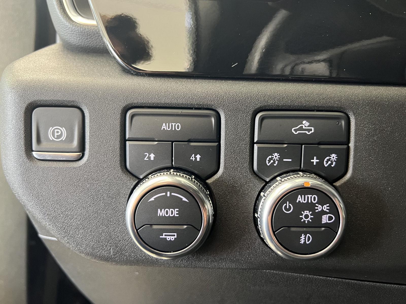 Used 2025 Onyx Black GMC Elevation image 23