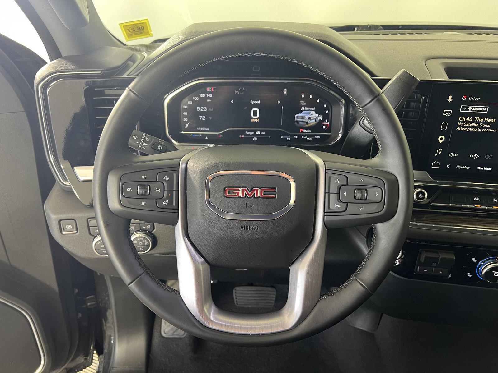 Used 2025 Onyx Black GMC Elevation image 24