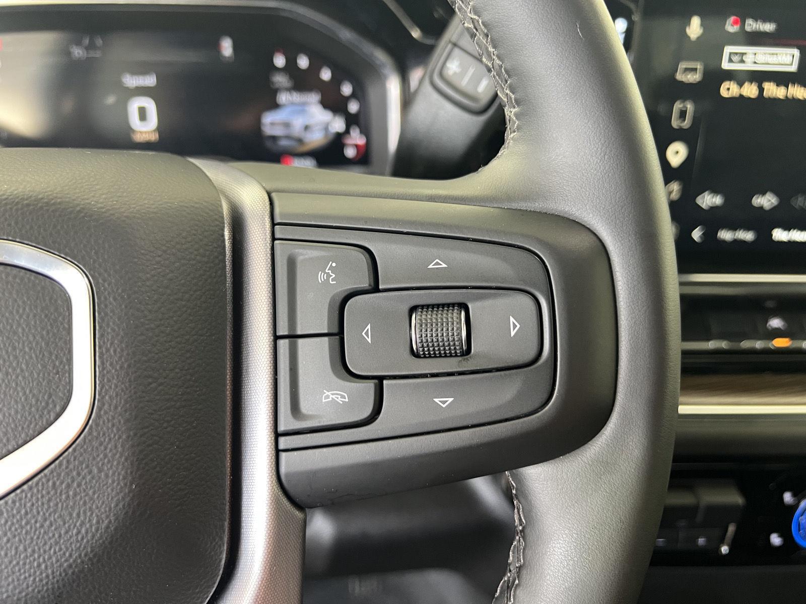 Used 2025 Onyx Black GMC Elevation image 26