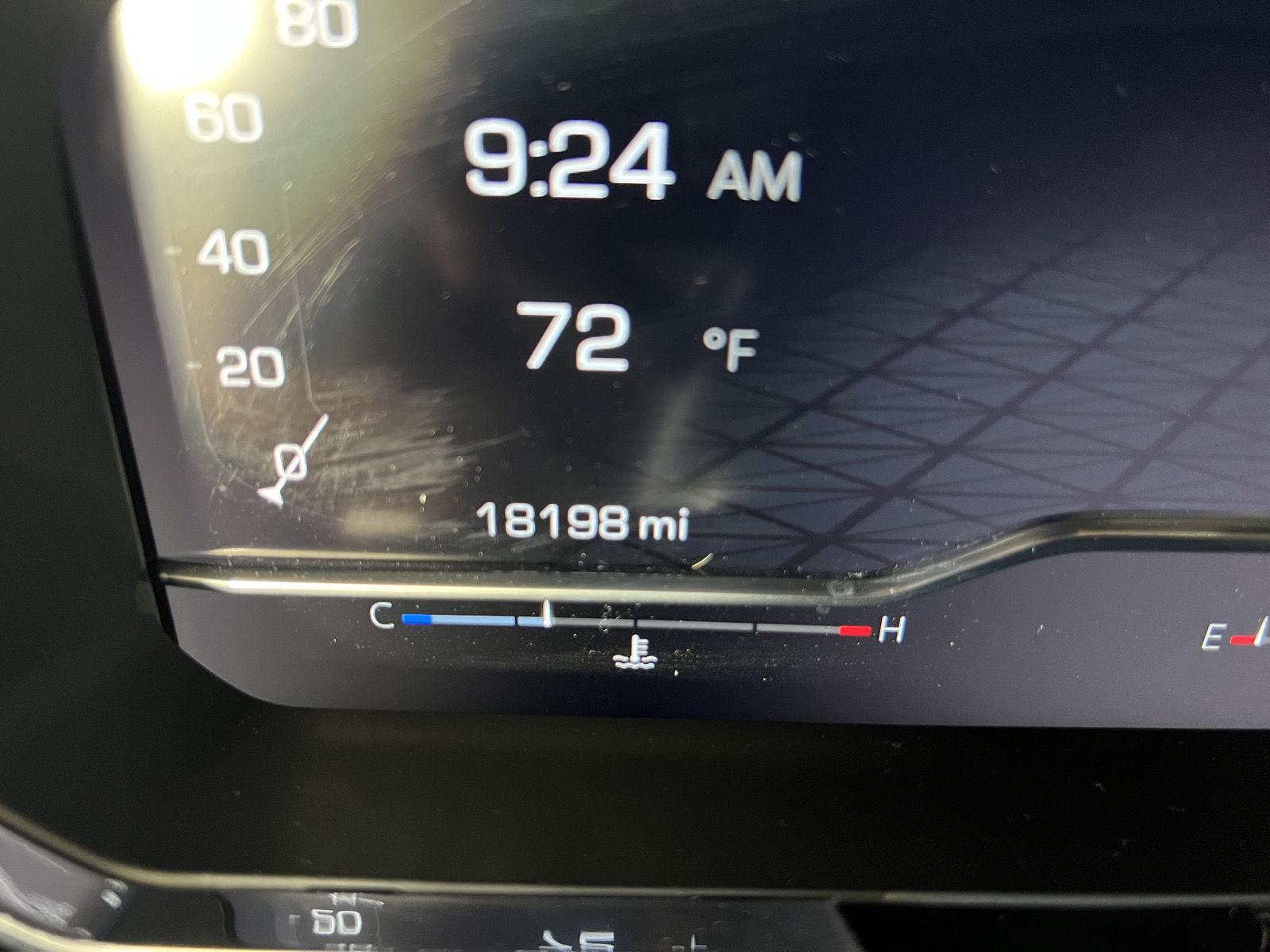 Used 2025 Onyx Black GMC Elevation image 28