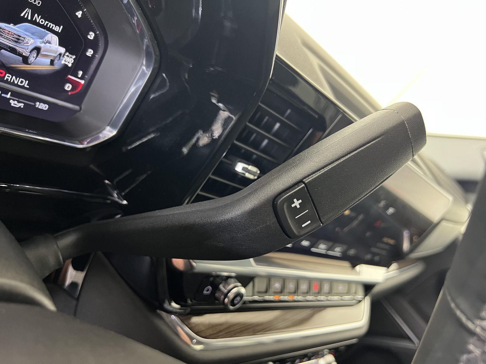 Used 2025 Onyx Black GMC Elevation image 34