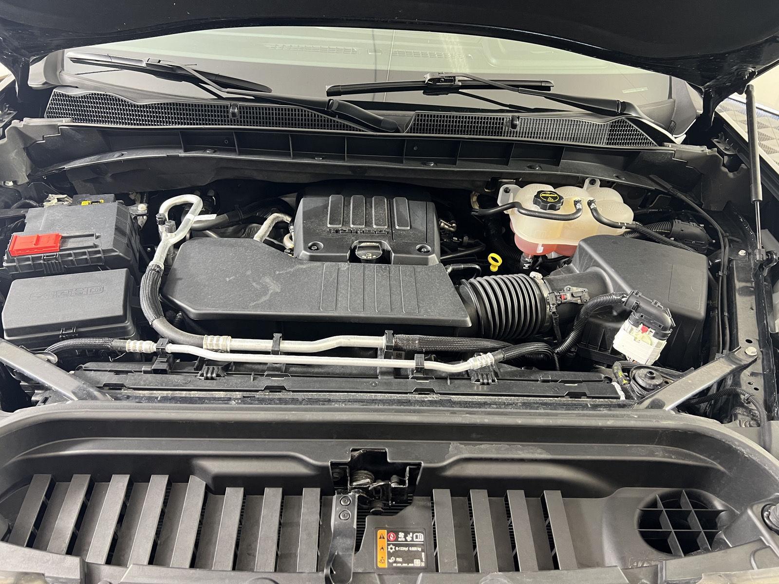 Used 2025 Onyx Black GMC Elevation image 38