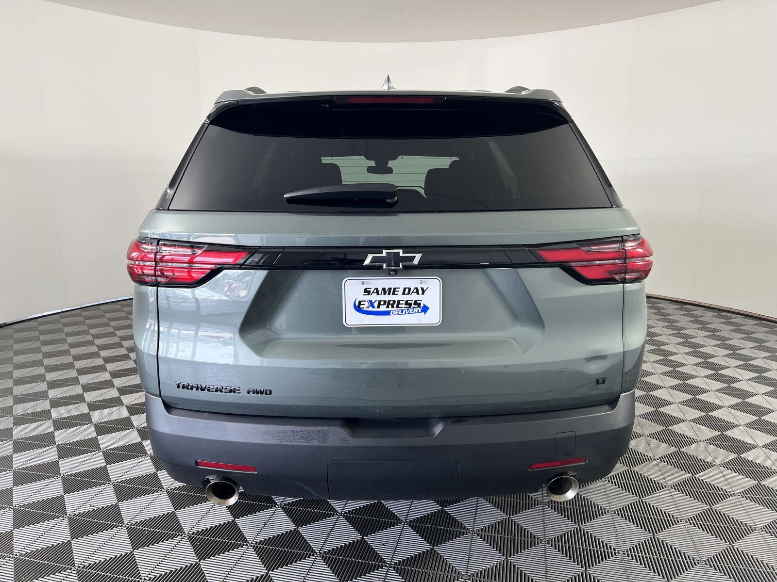 Used 2023 Silver Sage Metallic Chevrolet LT Cloth image 14
