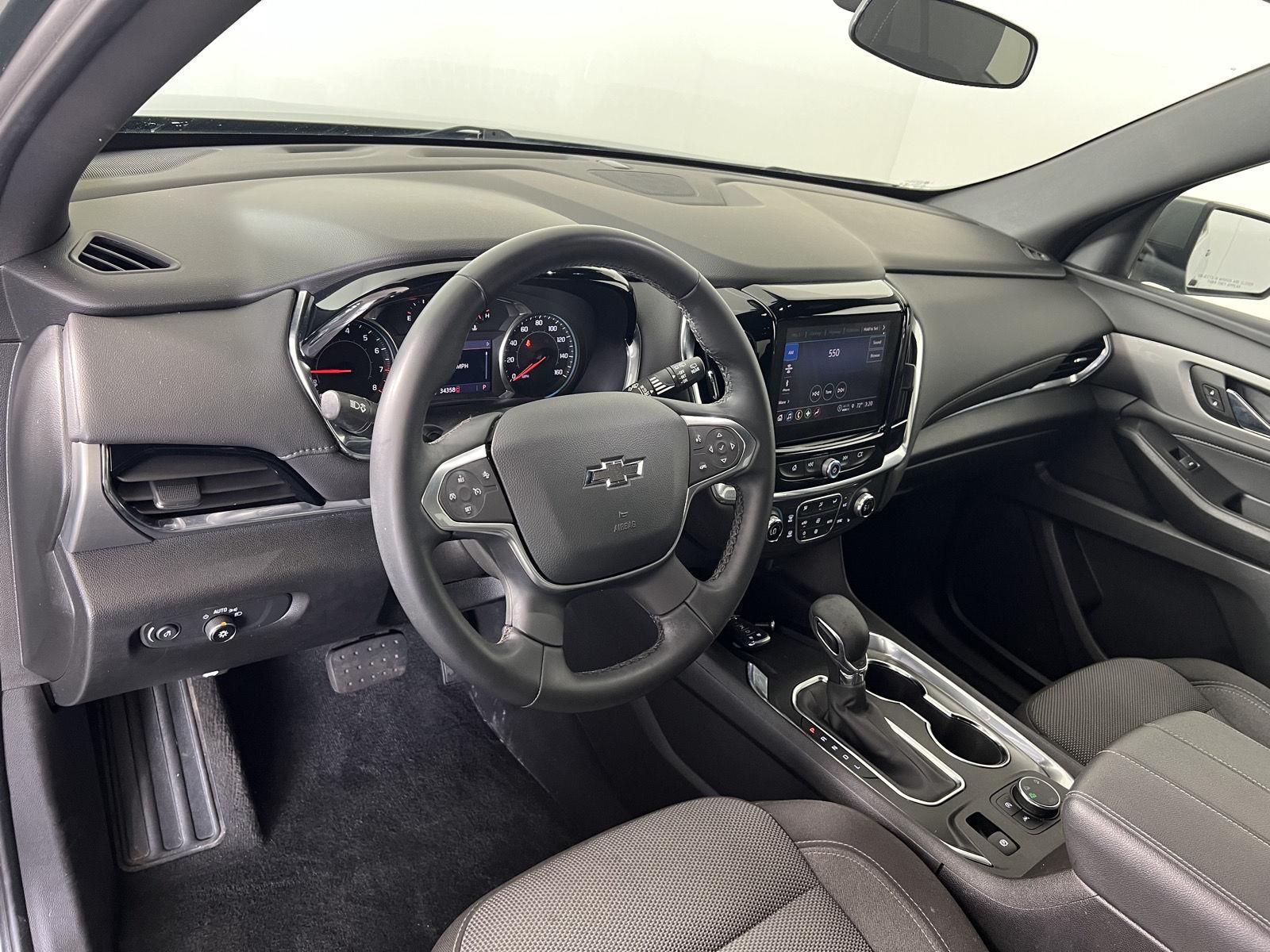 Used 2023 Silver Sage Metallic Chevrolet LT Cloth image 20