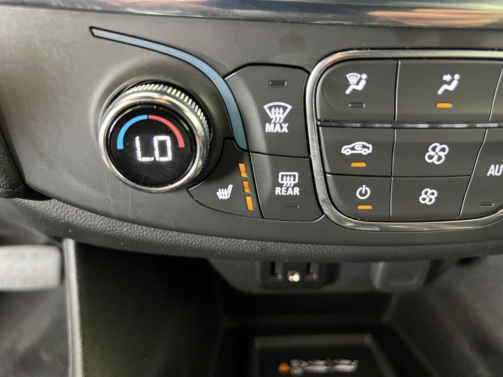 Used 2023 Silver Sage Metallic Chevrolet LT Cloth image 32