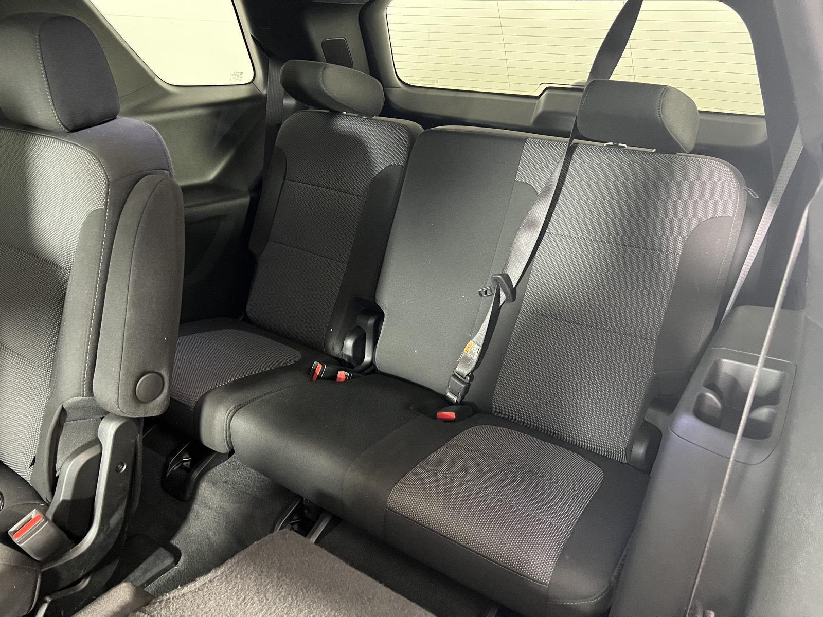 Used 2023 Silver Sage Metallic Chevrolet LT Cloth image 37