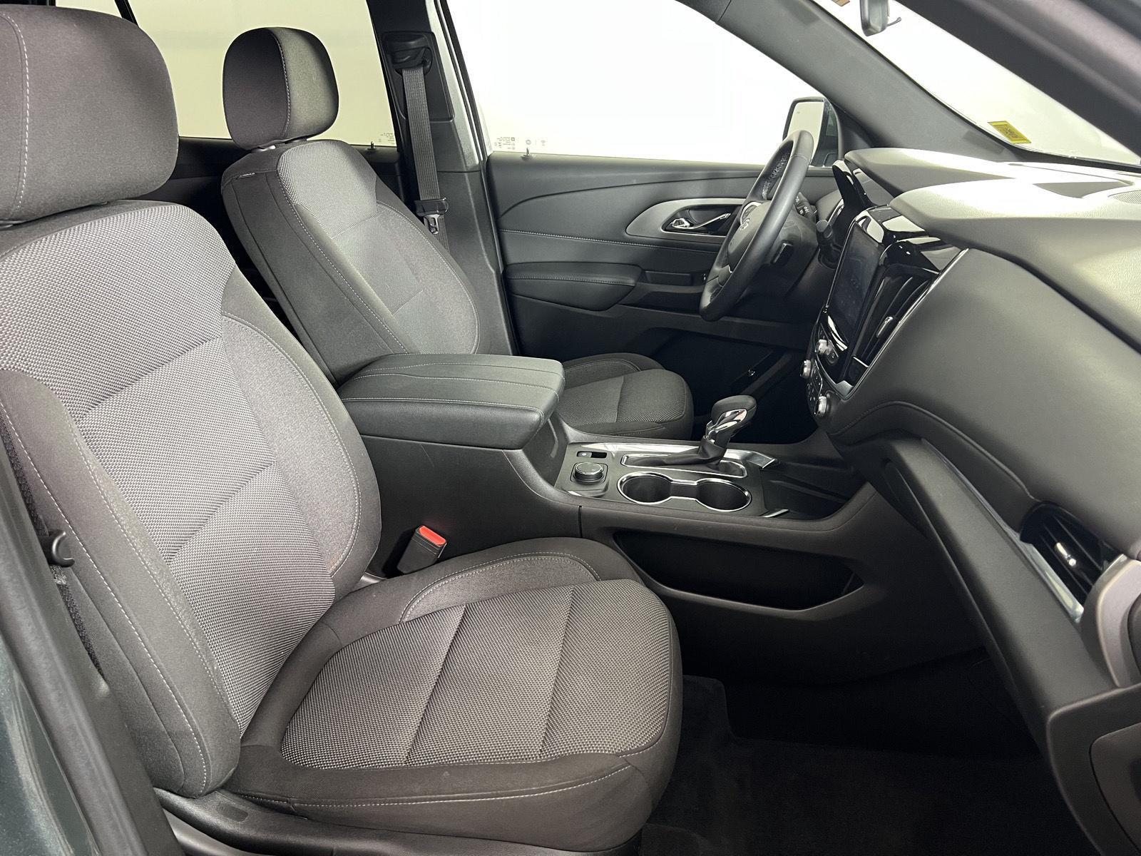 Used 2023 Silver Sage Metallic Chevrolet LT Cloth image 40