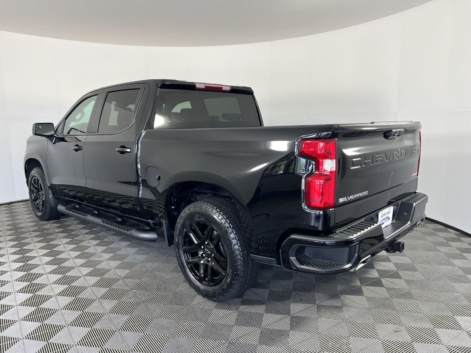 Used 2024 Black Chevrolet RST image 27