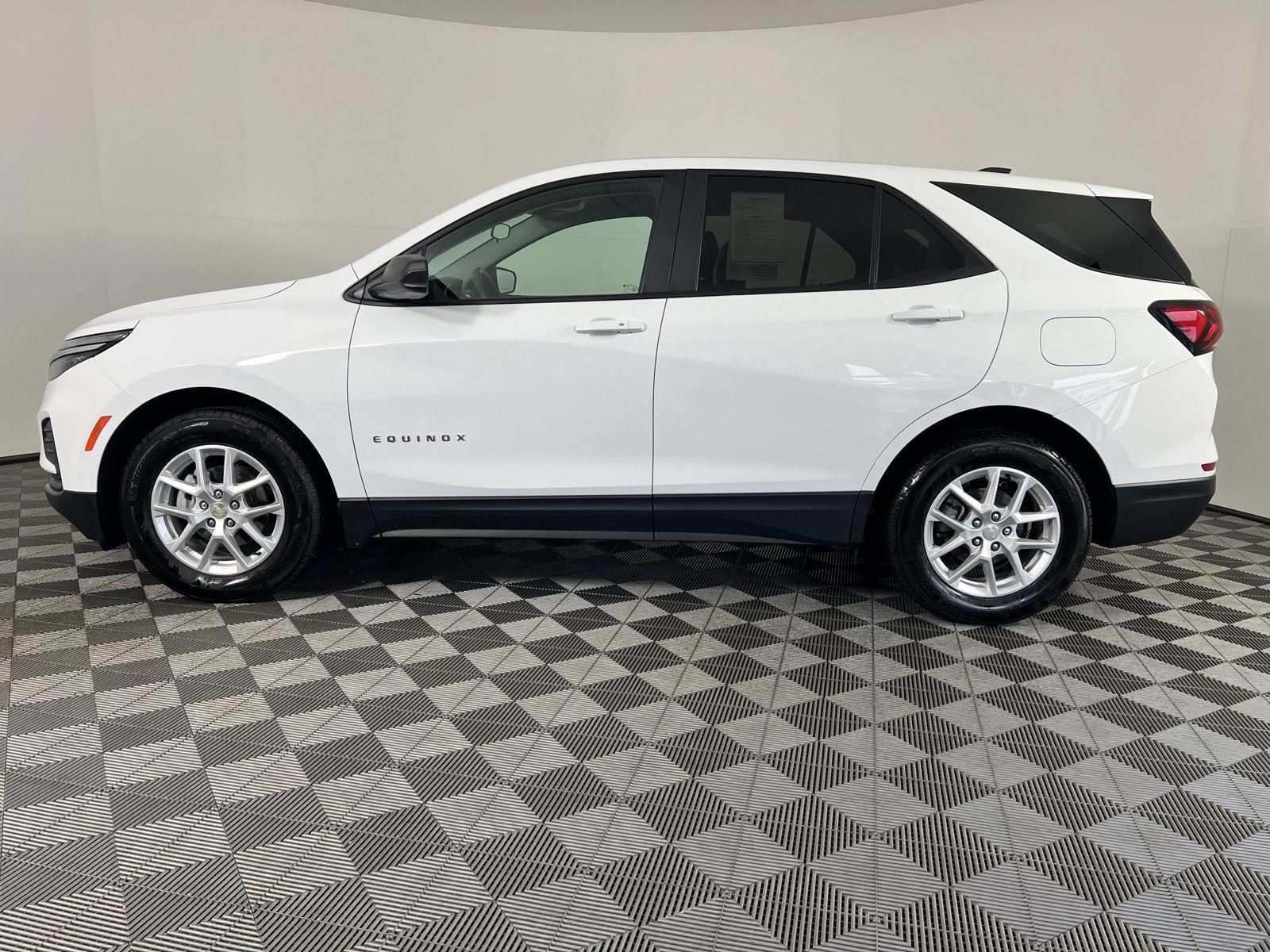 Used 2022 Summit White Chevrolet LS image 26
