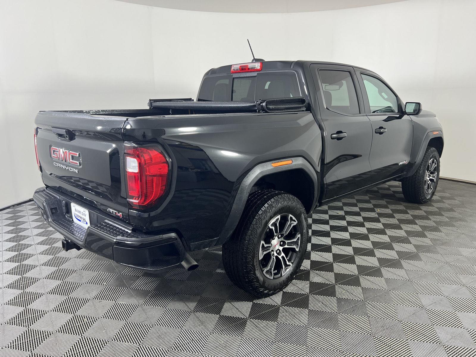 Used 2024 Onyx Black GMC 4WD AT4 image 23