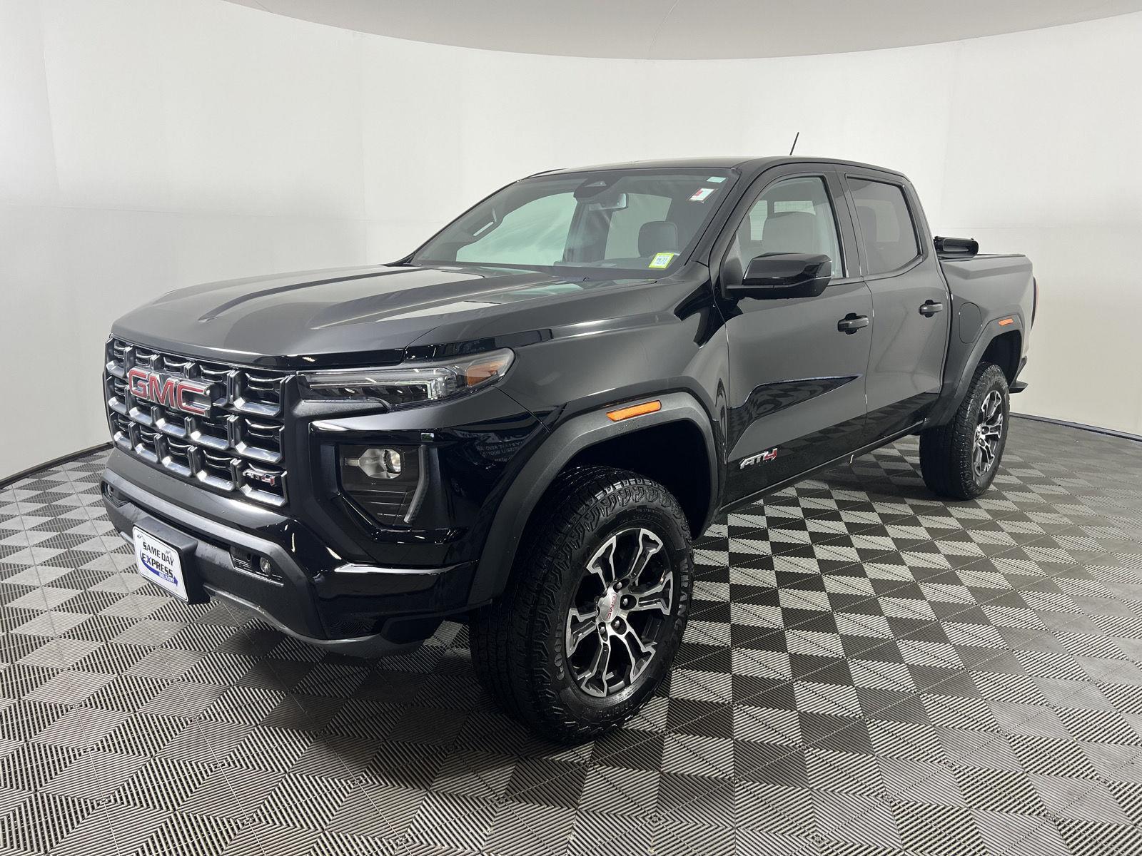Used 2024 Onyx Black GMC 4WD AT4 image 28