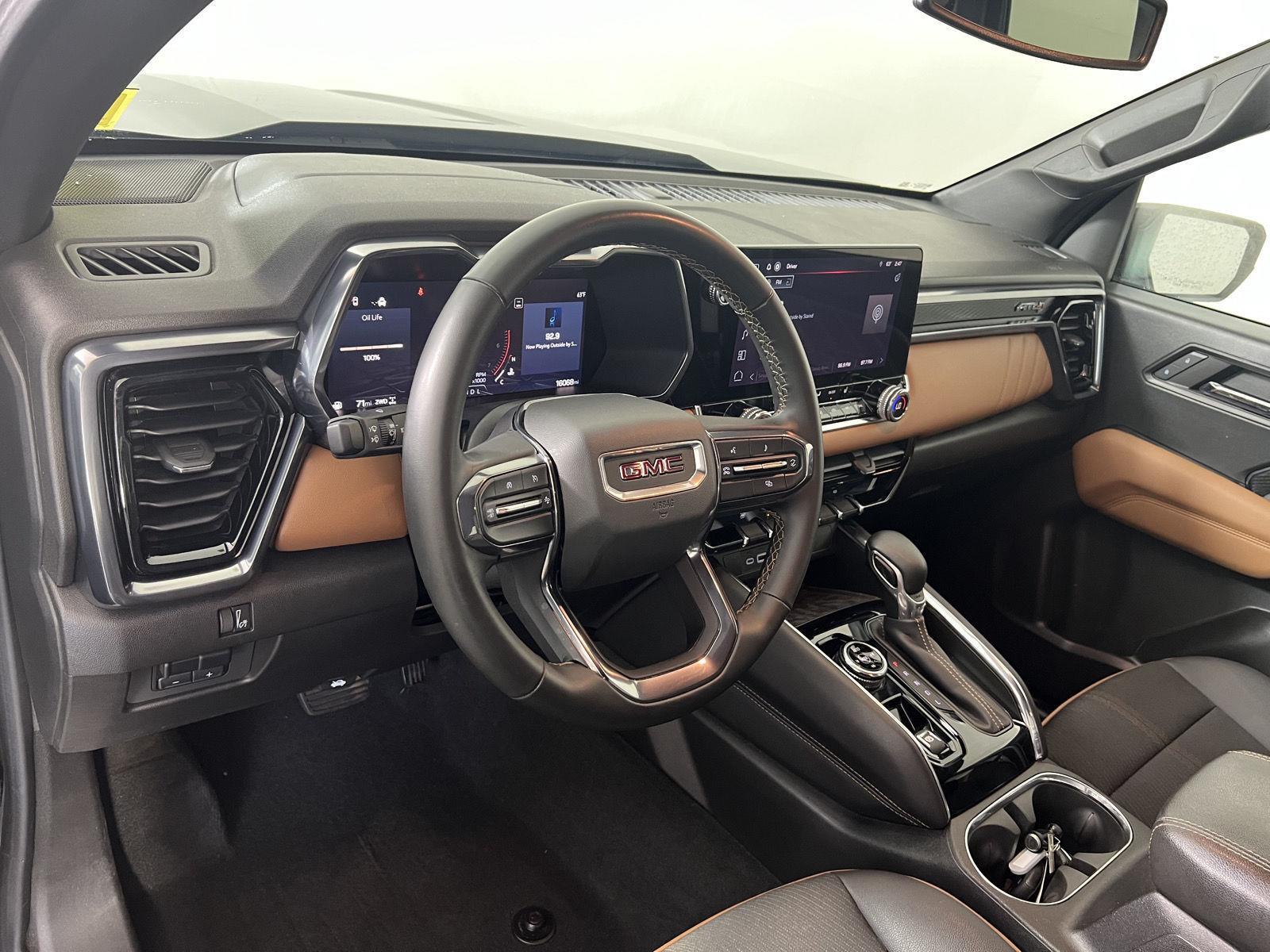 Used 2024 Onyx Black GMC 4WD AT4 image 3