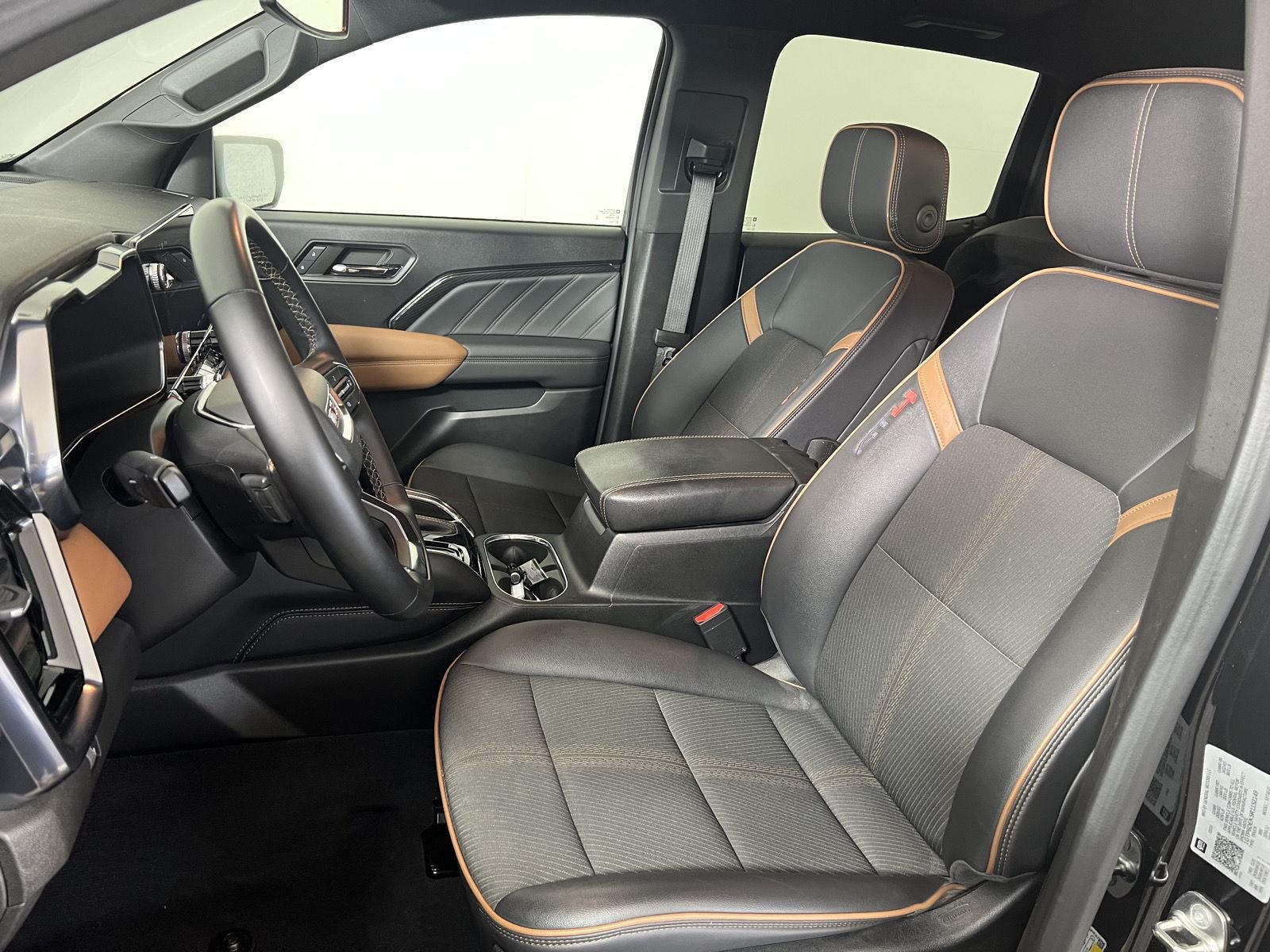 Used 2024 Onyx Black GMC 4WD AT4 image 4