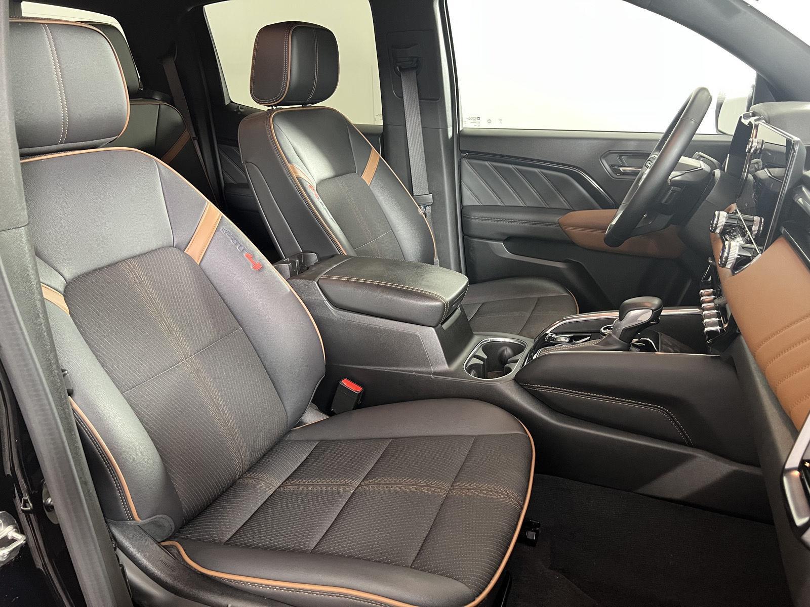 Used 2024 Onyx Black GMC 4WD AT4 image 20