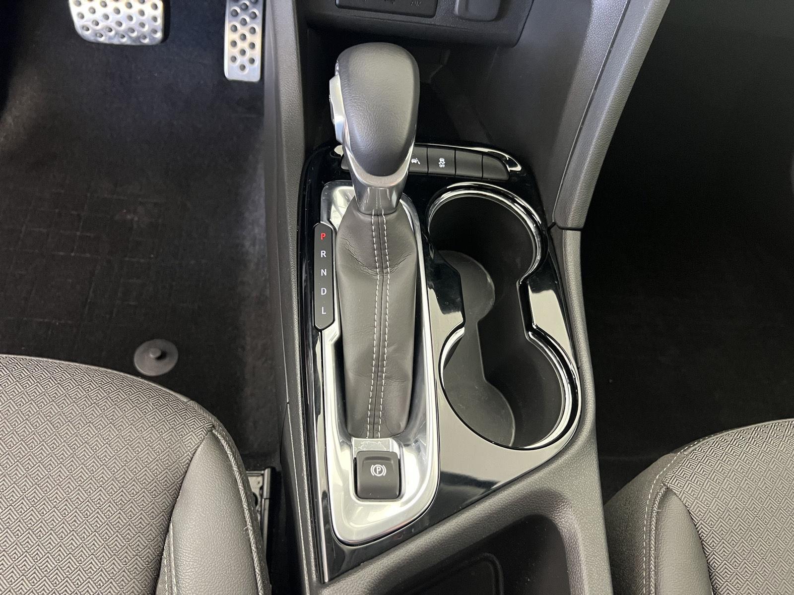 Used 2023 Cinnabar Metallic Buick Select image 16