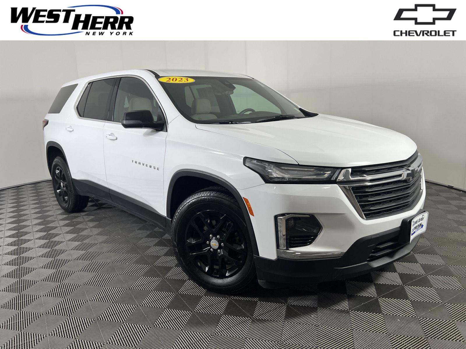 2023 Chevrolet Traverse LS