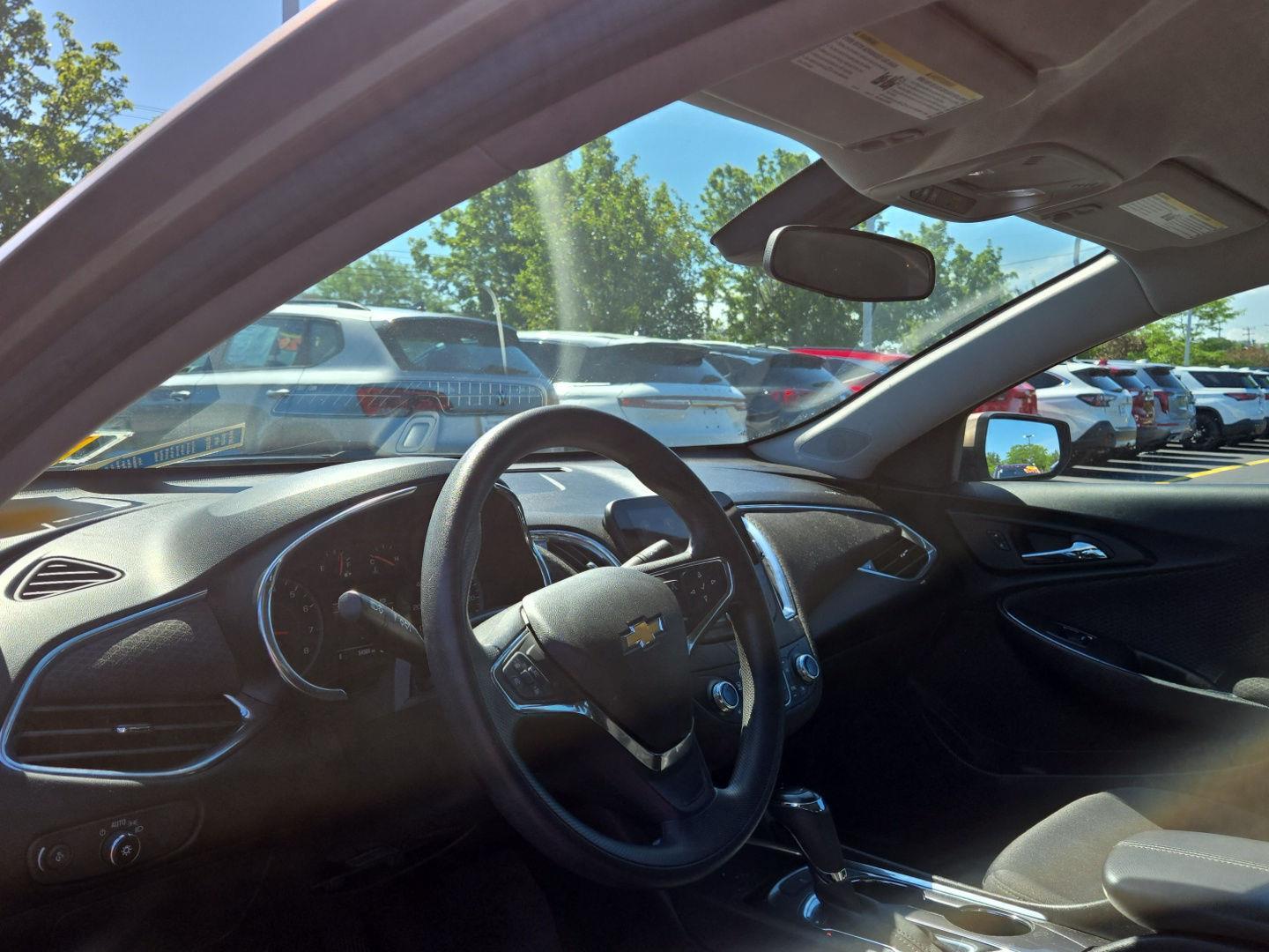 Used 2019 Sandy Ridge Metallic Chevrolet LT image 4
