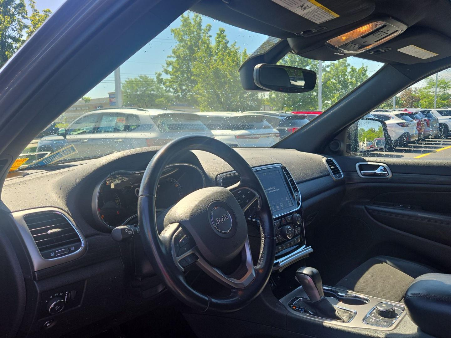 Used 2022 Sting-Gray Clearcoat Jeep Laredo X image 2