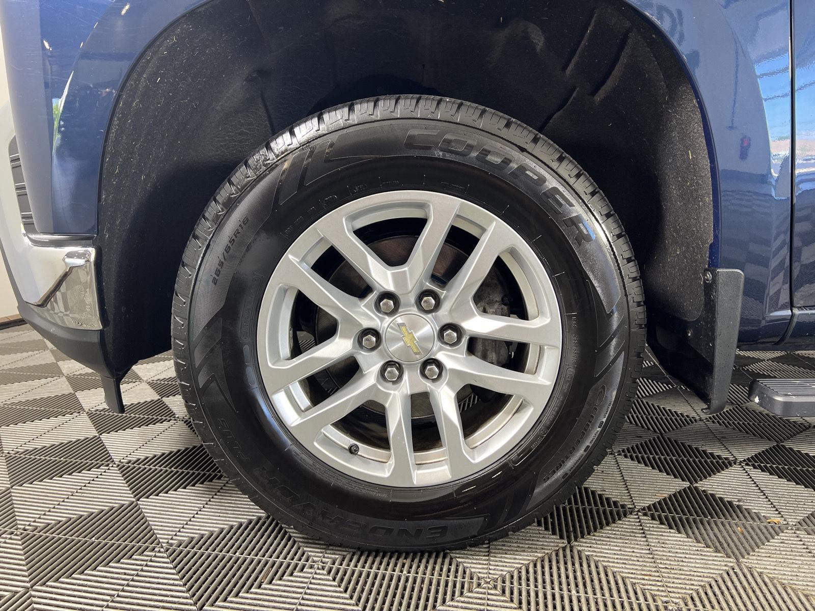 Used 2021 Blue Metallic Chevrolet LT image 31