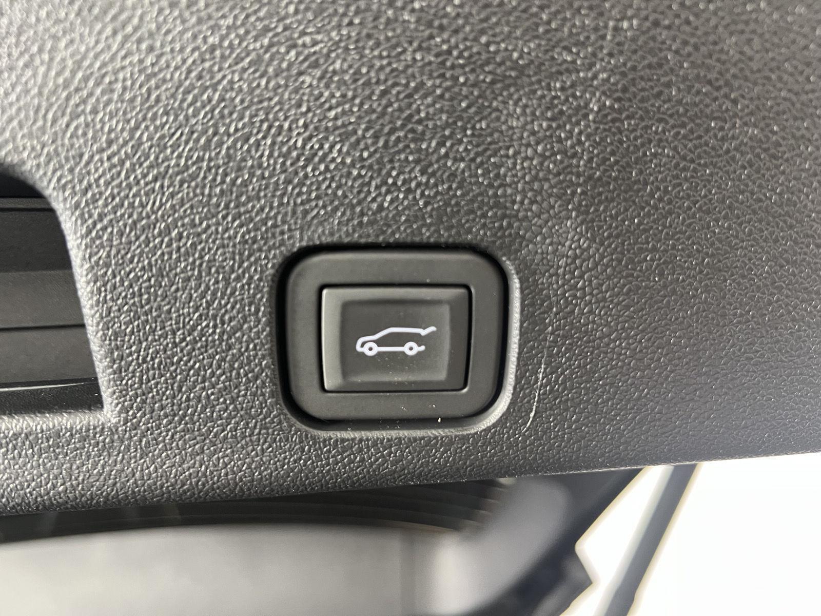 Used 2026 Ebony Twilight Metallic GMC AWD AT4 image 41