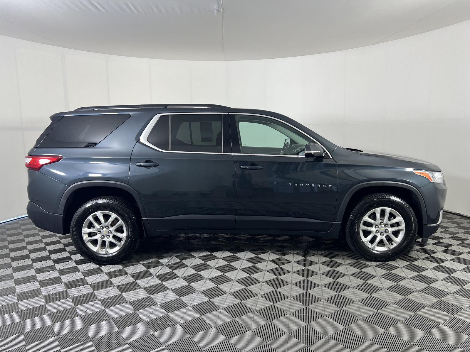Used 2019 Graphite Metallic Chevrolet LT Cloth image 30