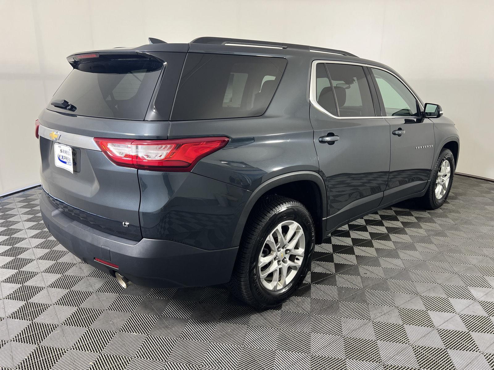 Used 2019 Graphite Metallic Chevrolet LT Cloth image 29