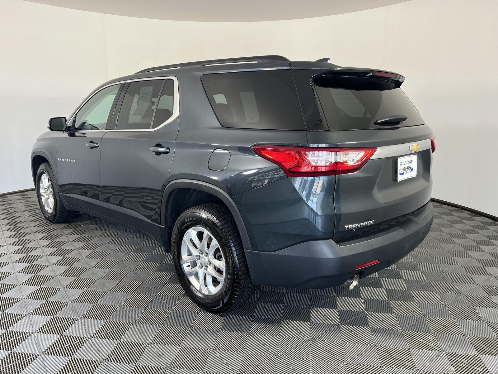 Used 2019 Graphite Metallic Chevrolet LT Cloth image 27