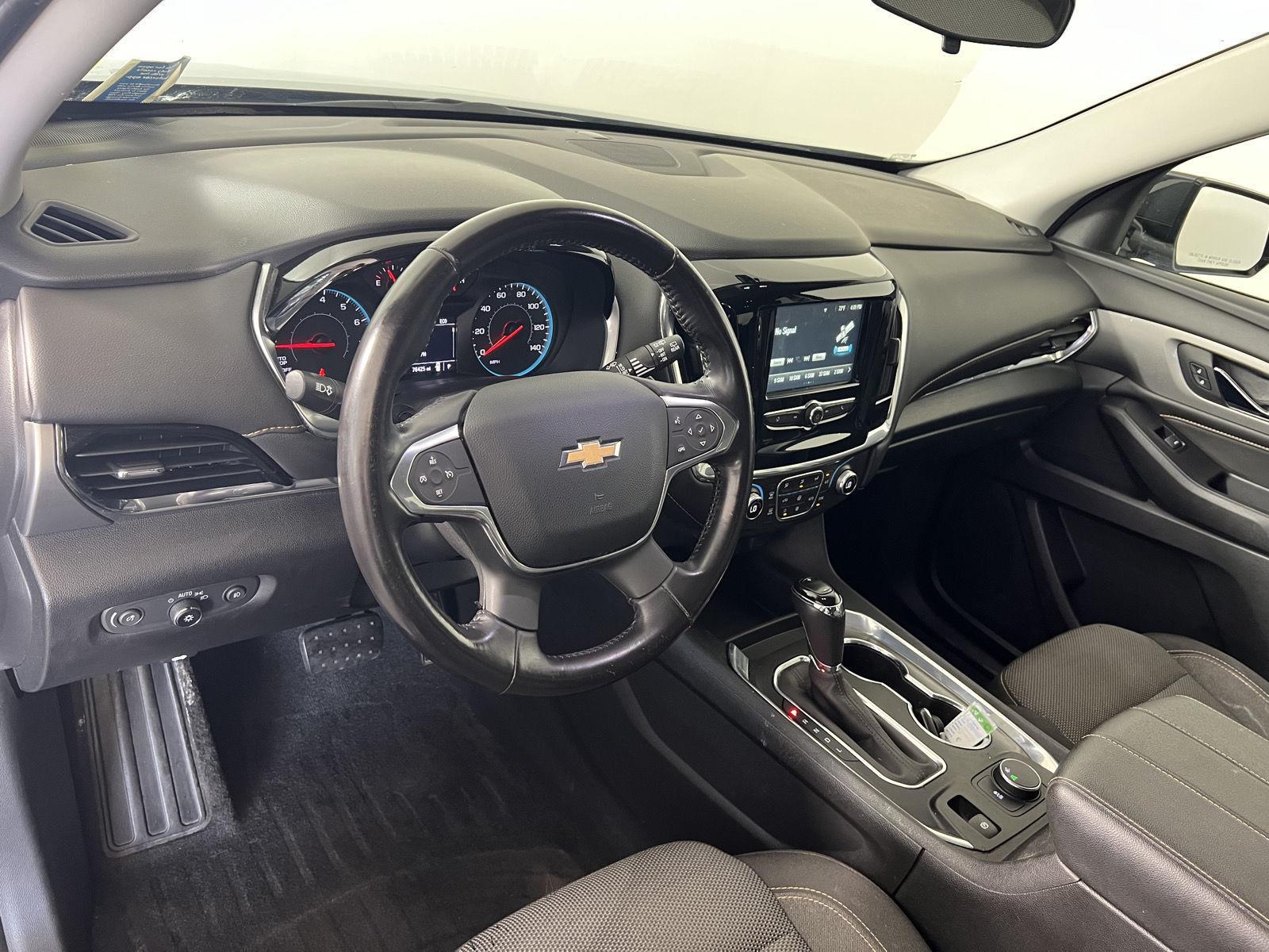 Used 2019 Graphite Metallic Chevrolet LT Cloth image 4