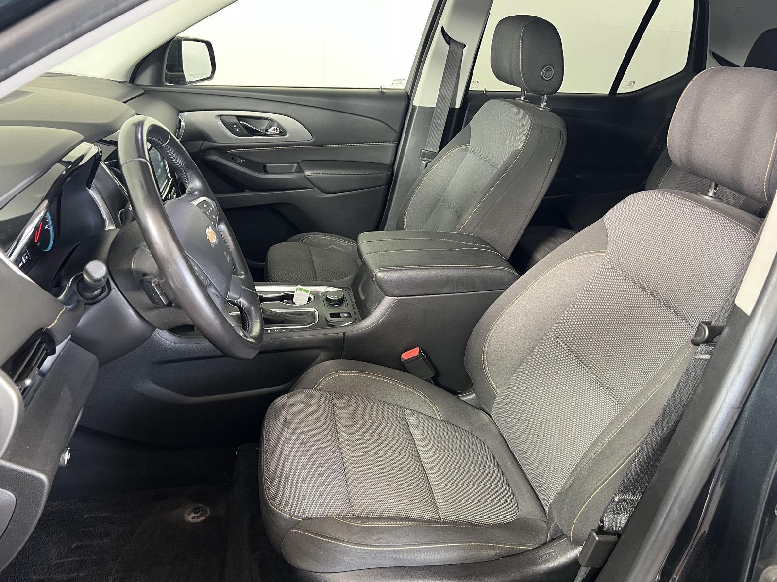 Used 2019 Graphite Metallic Chevrolet LT Cloth image 5