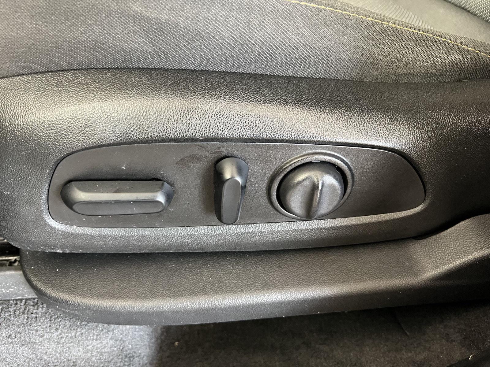 Used 2019 Graphite Metallic Chevrolet LT Cloth image 6