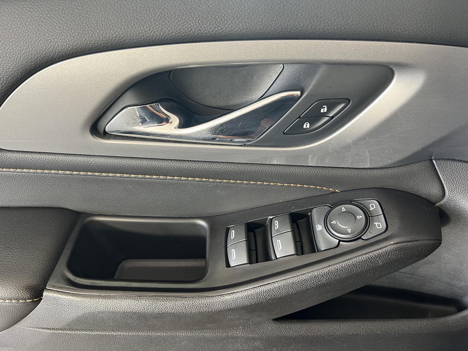 Used 2019 Graphite Metallic Chevrolet LT Cloth image 7
