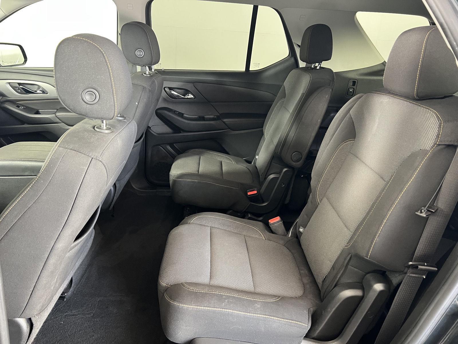 Used 2019 Graphite Metallic Chevrolet LT Cloth image 17
