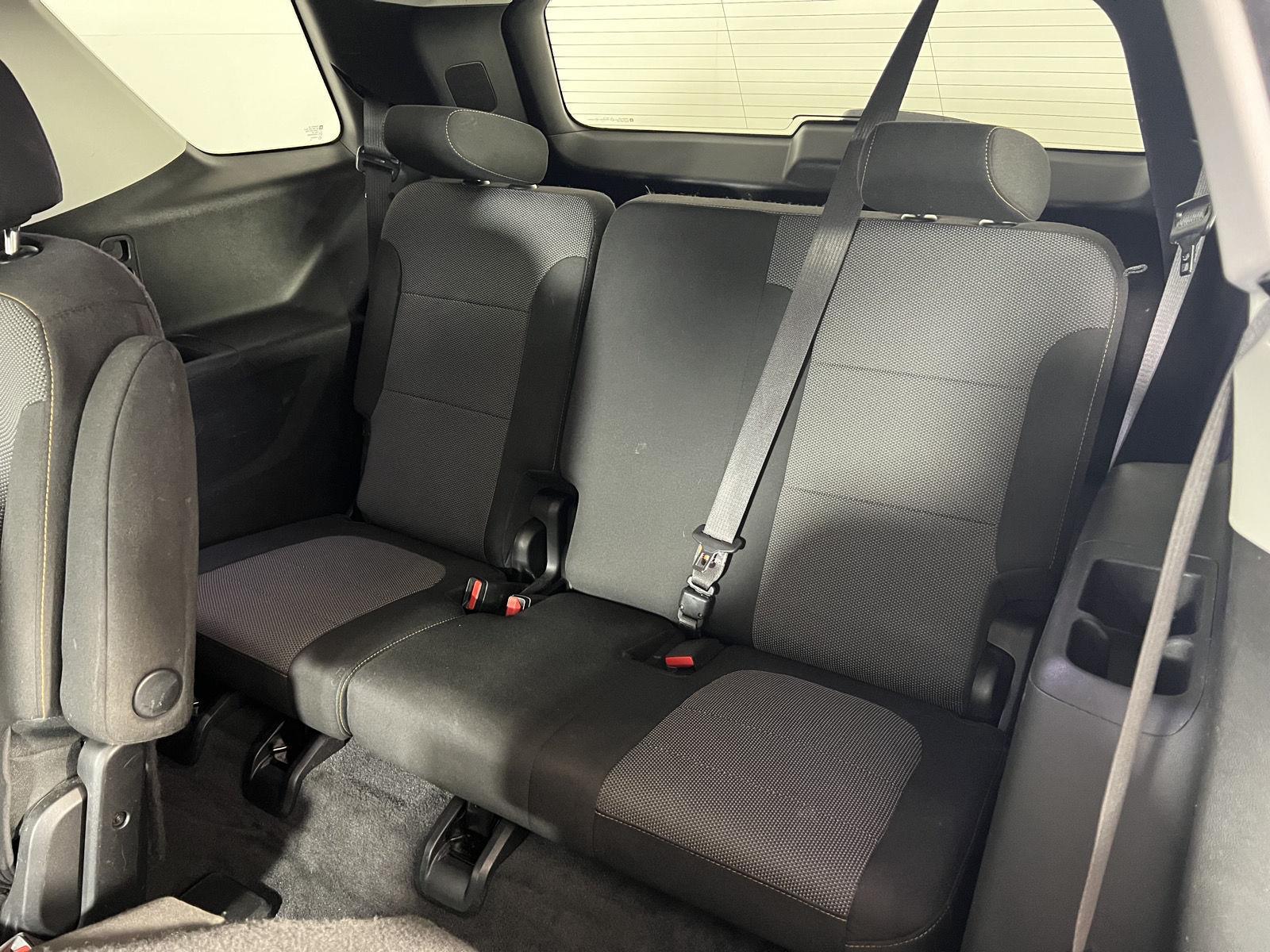 Used 2019 Graphite Metallic Chevrolet LT Cloth image 21