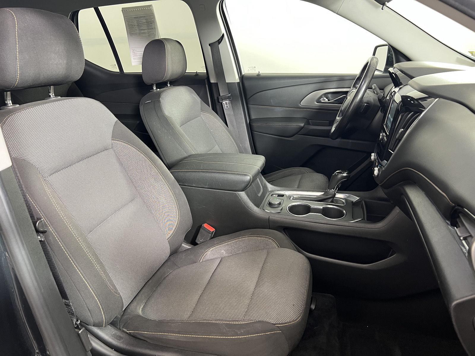 Used 2019 Graphite Metallic Chevrolet LT Cloth image 22