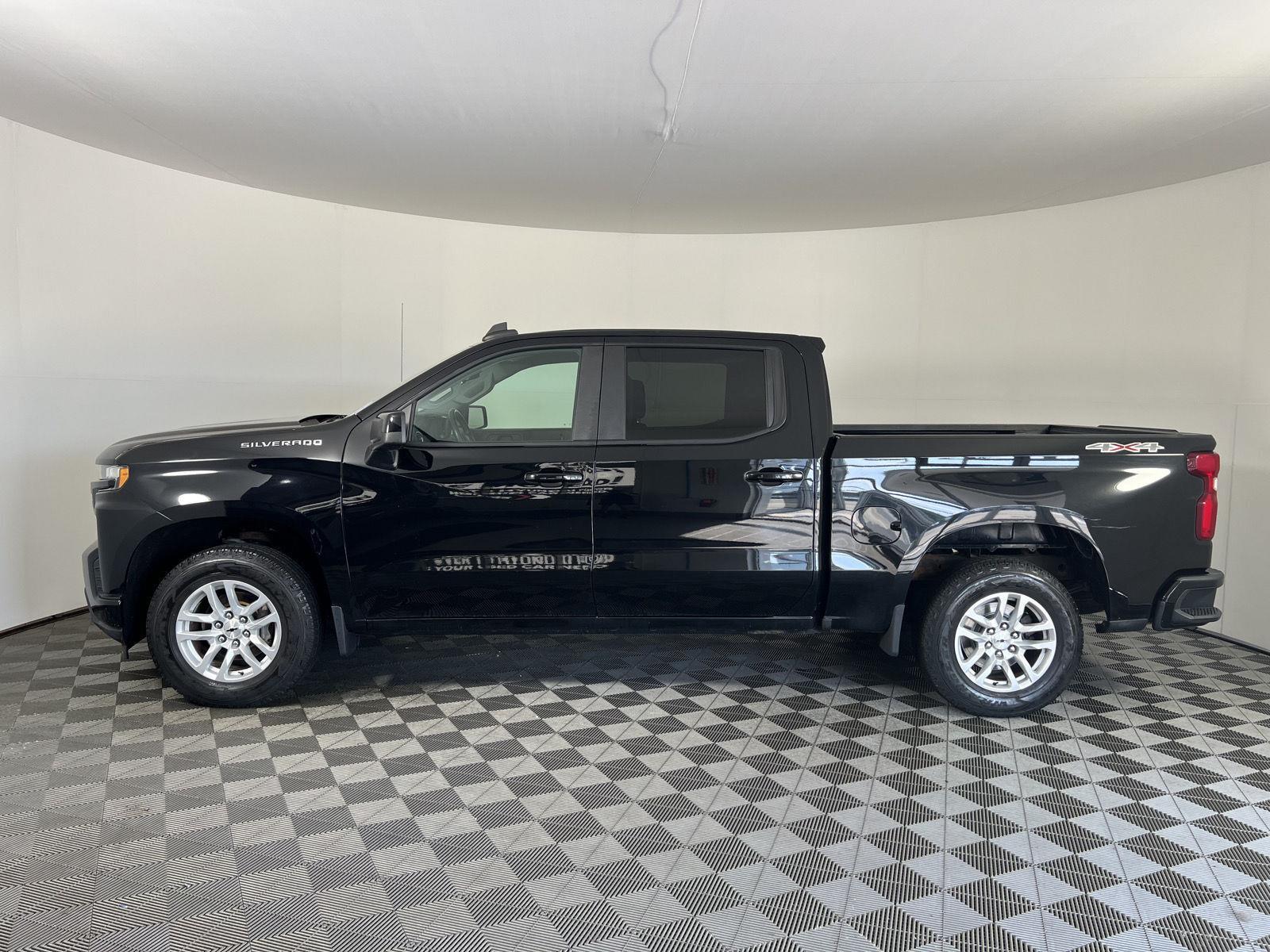 Used 2019 Black Chevrolet RST image 28