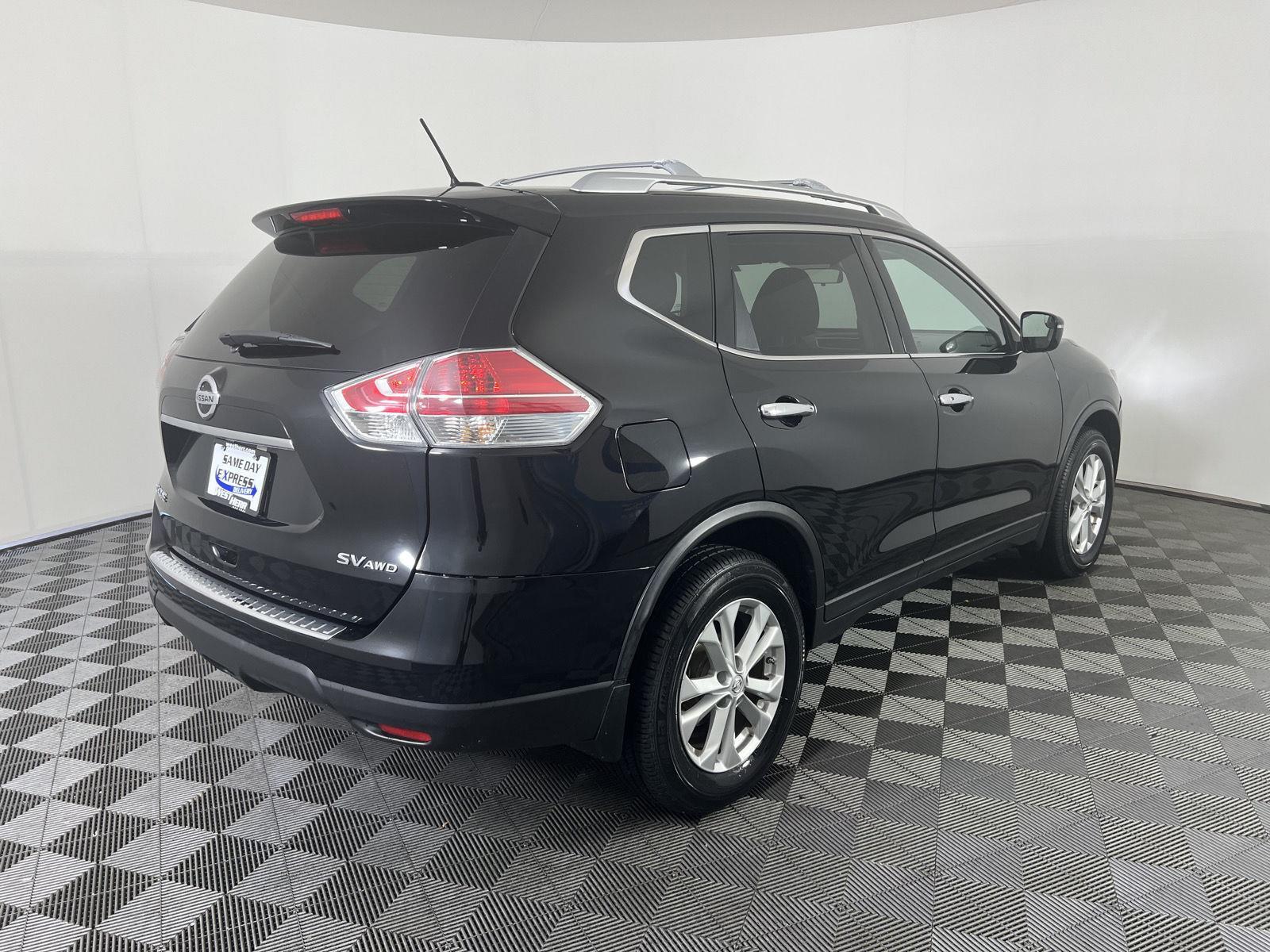 Used 2016 Magnetic Black Nissan SV image 29