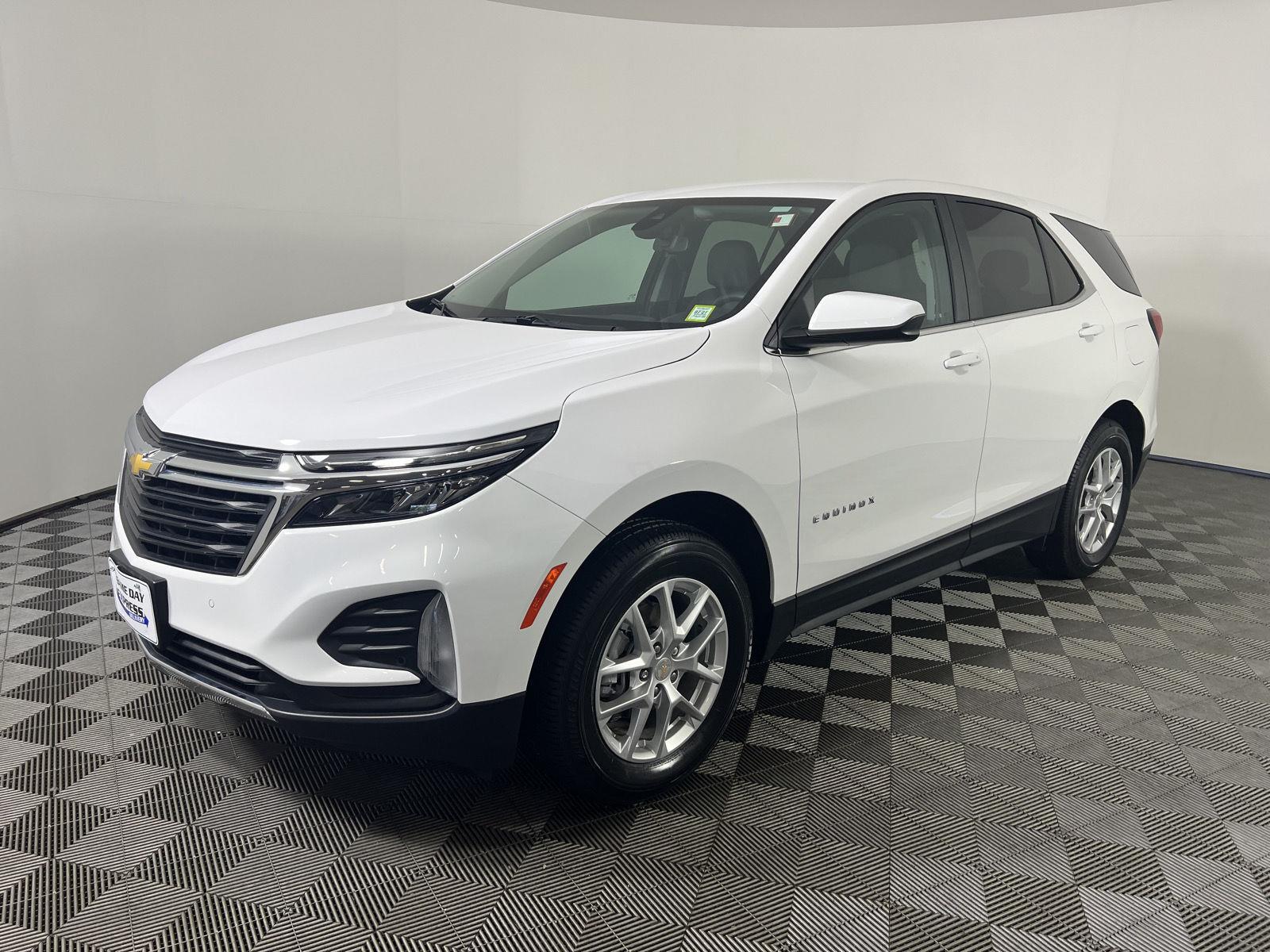 Used 2024 Summit White Chevrolet LT image 29