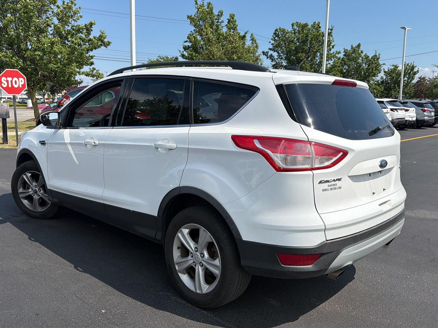 Used 2016 Oxford White Ford SE image 4