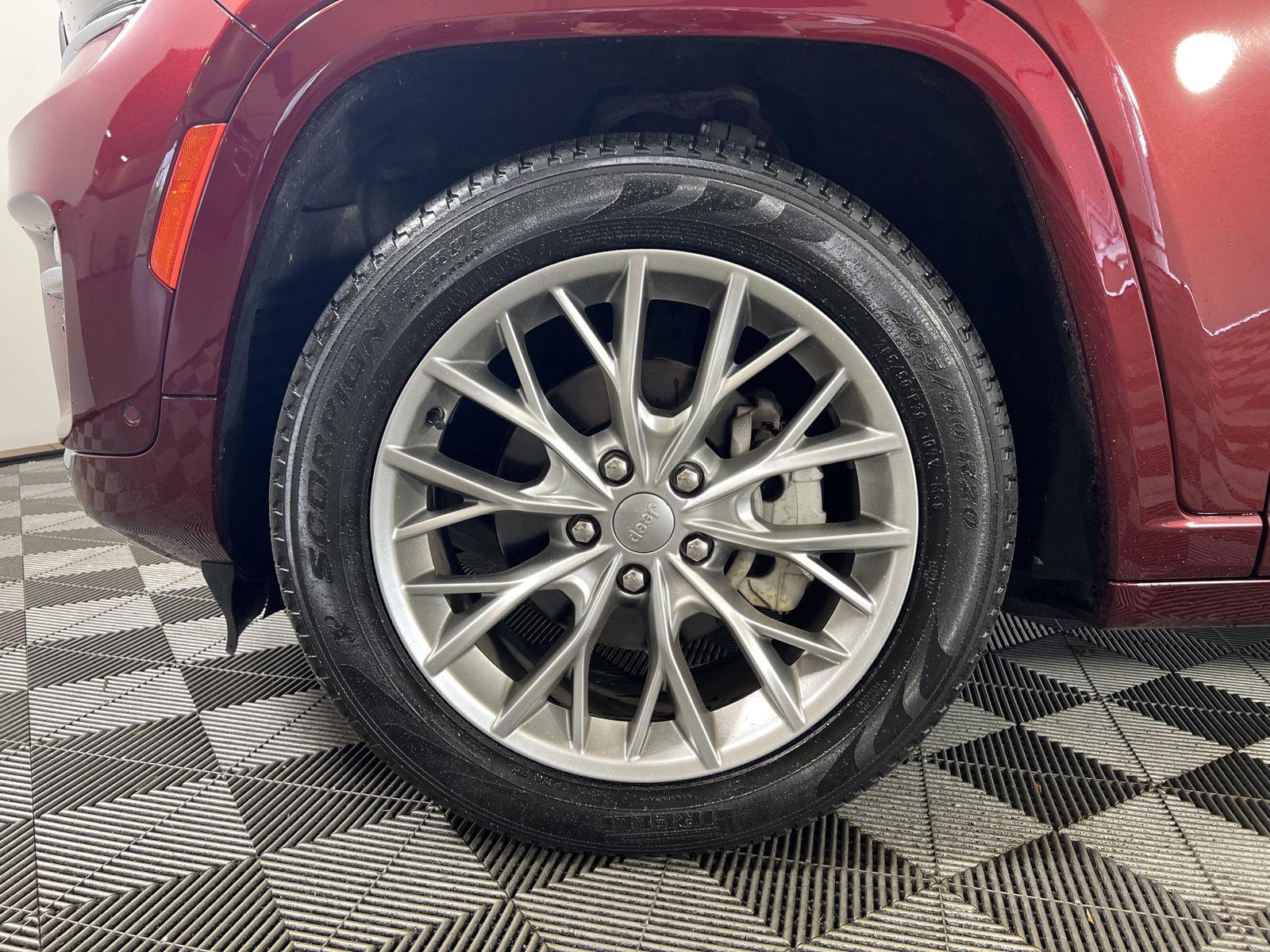 Used 2023 Velvet Red Pearlcoat Jeep Summit image 34